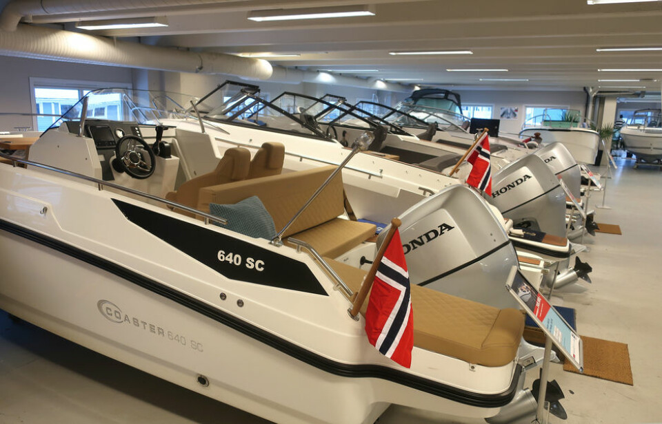 FRITID-SENTERET: I andre etasje er det et utstillingslokale på 600 kvadratmeter hvor det er stilt ut 14 båter fra OceanMaster, AMT, Coaster og Silver.