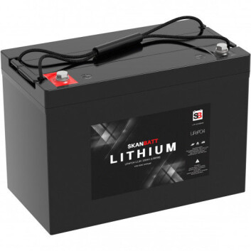 100 Ah: Ole Paulsen har installert to 100 Ah litiumbatterier til 8000 kroner. Batteriene har en BMS på 150 A. 100 Ah: Ole Paulsen har installert to 100 Ah litiumbatterier til 8000 kroner. Batteriene har en BMS på 150 A.