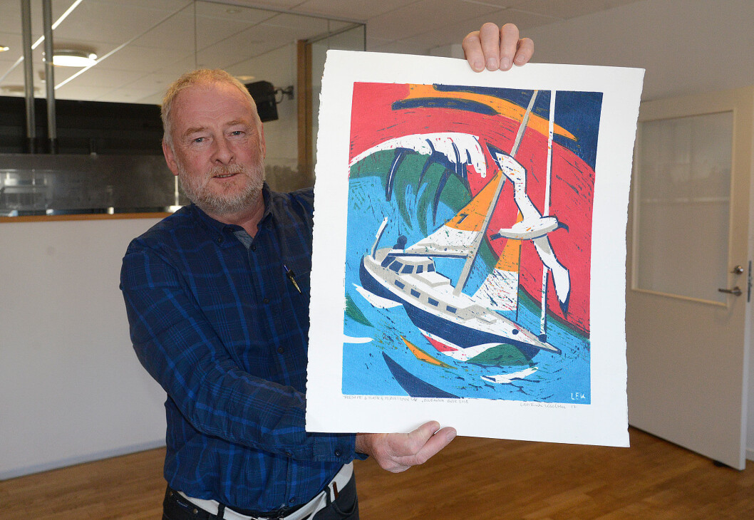 KUNST: Are Wiig er motivet til ett kunsttrykk signert Lars Erik Karlsen. Det selges som en del av finansieringen av Wiigs deltagelse i soloregatta rundt jorda. KUNST: Are Wiig er motivet til ett kunsttrykk signert Lars Erik Karlsen. Det selges som en del av finansieringen av Wiigs deltagelse i soloregatta rundt jorda.