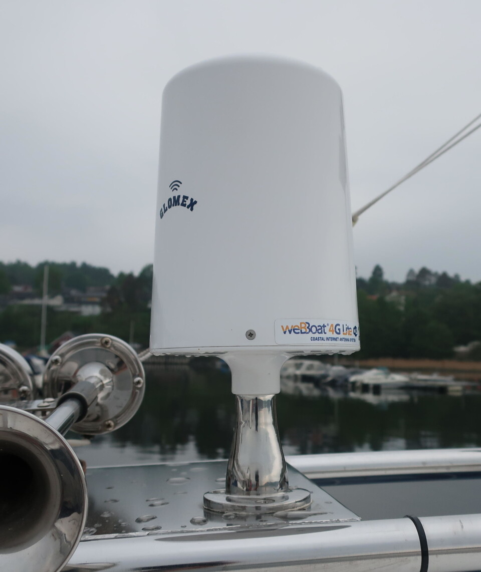 ANTENNE: WebBoat tar inn både WiFi og 4G og forsterker signalet. Antennen gir økt rekkevidde for mibiltelefonen, ut mot 15 nm.