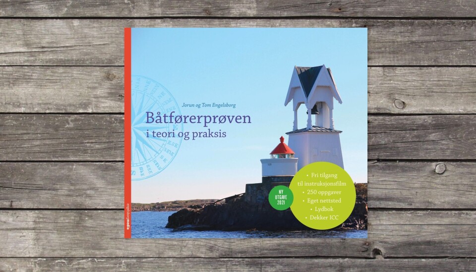 GODT ILLUSTERT: Boka «Båtførerprøven i praksis» er på 260 sider, og har i tillegg video, mer informasjon på bokens nettsted og gratis lydbok.