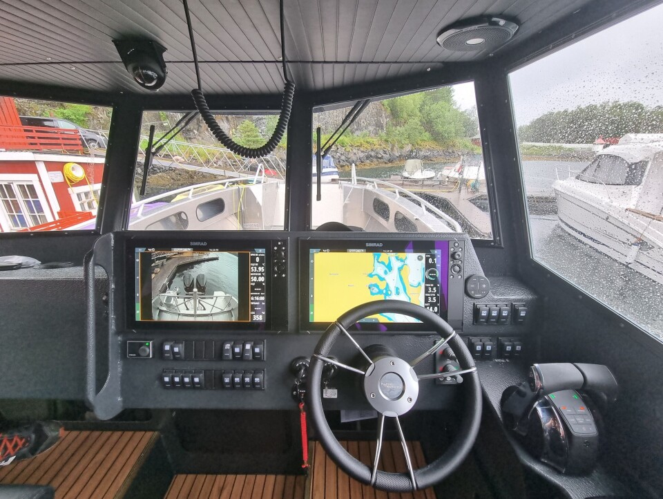 MODERNE TEKNOLOGI: Radar og multifunksjonsskjerm fra Simrad.
